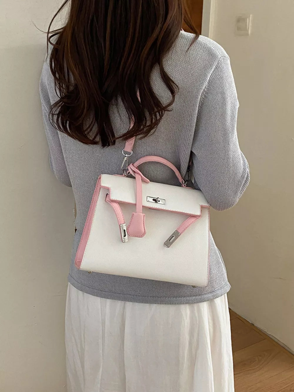 Contrast Trimmed Top-handle Crossbody Bag in Pink, front view