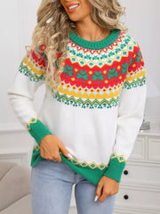 White knit sweater with charming clover and geometric pattern, crew neck, long sleeves.