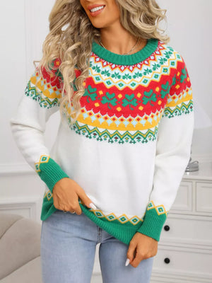 White knit sweater with charming clover and geometric pattern, crew neck, long sleeves.