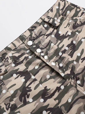 Men S Camouflage Cargo Capris in Green Camouflage, fabric detail