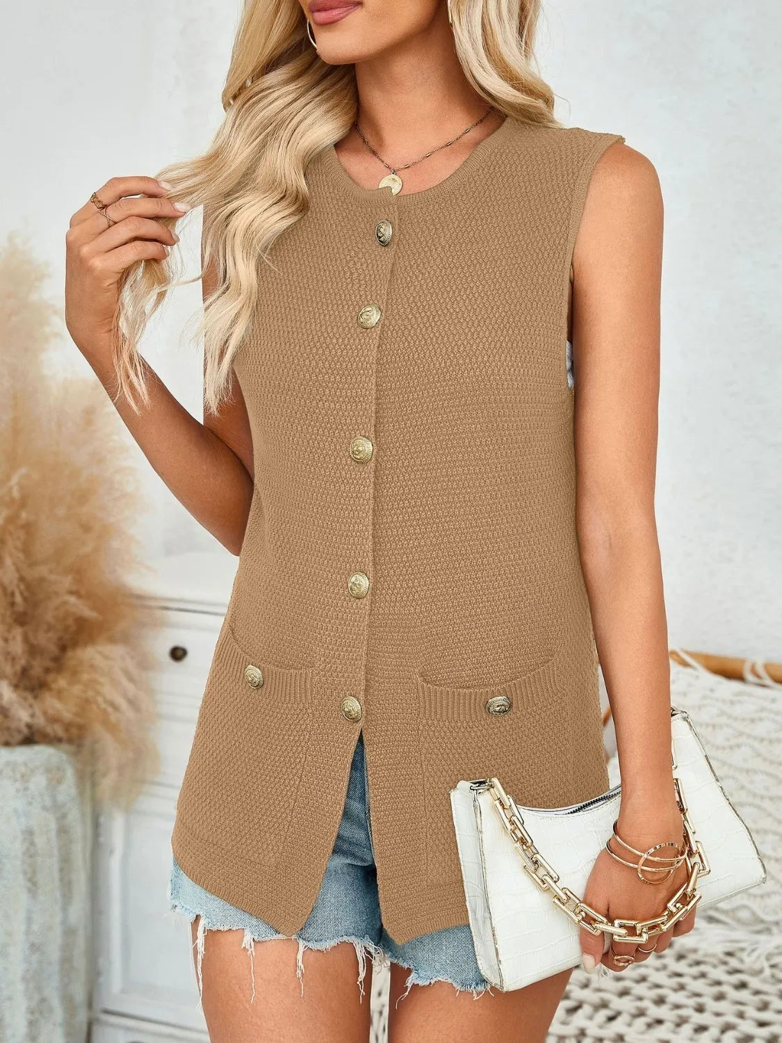 Camel knit buttoned vest with pockets and round neckline