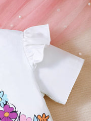 White baby set with floral print and ruffled short sleeves.