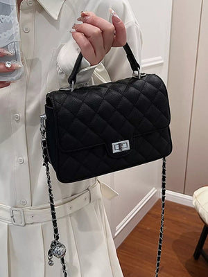 Quilted Chain Strap Crossbody Bag in Black, alternate angle