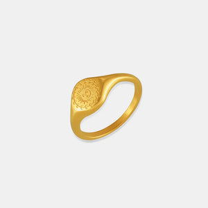 Gold signet ring with sunburst detail, 18K gold, casual boho style