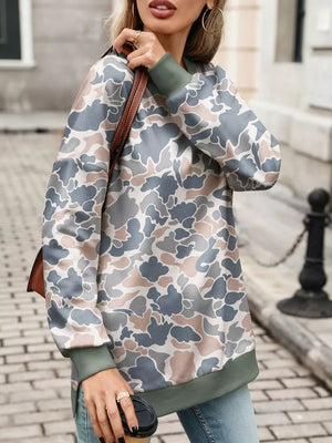 light gray sweatshirt with stretch and long sleeve
