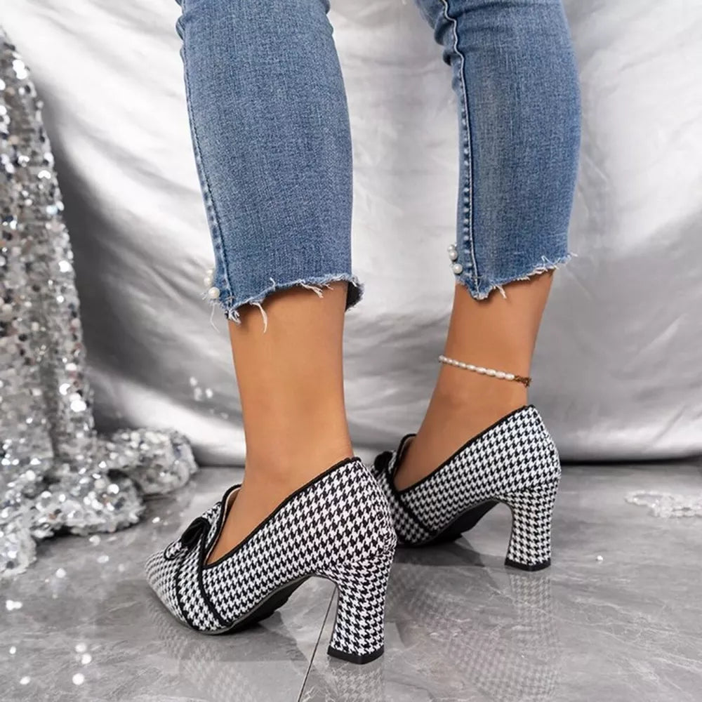 Point Toe Block Heel Pumps, close-up detail
