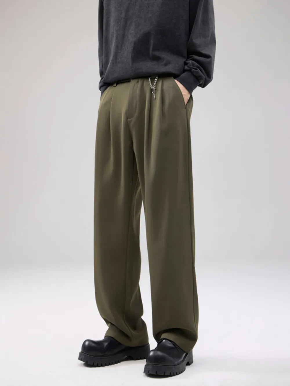 Men's Army Green Drawstring Wide-leg Sweatpants with chain detail