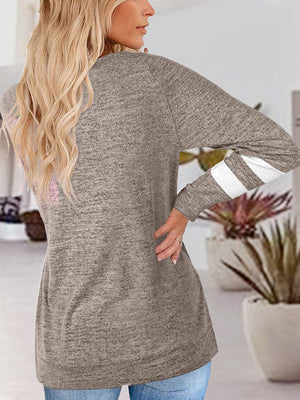 Chic Vibe Raglan T-Shirt in Light Gray with white striped sleeves and a heathered texture.