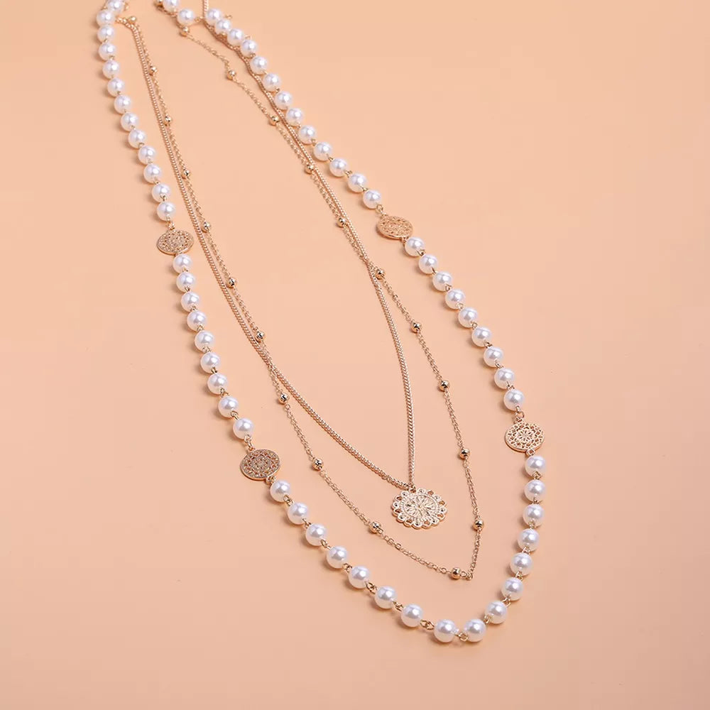 Multi-layered Pearl And 18k Gold-plated Necklace in Gold, fit detail