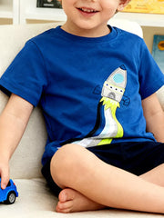 Toddler graphic t-shirt with rocket adventure print, short sleeves, casual fit
