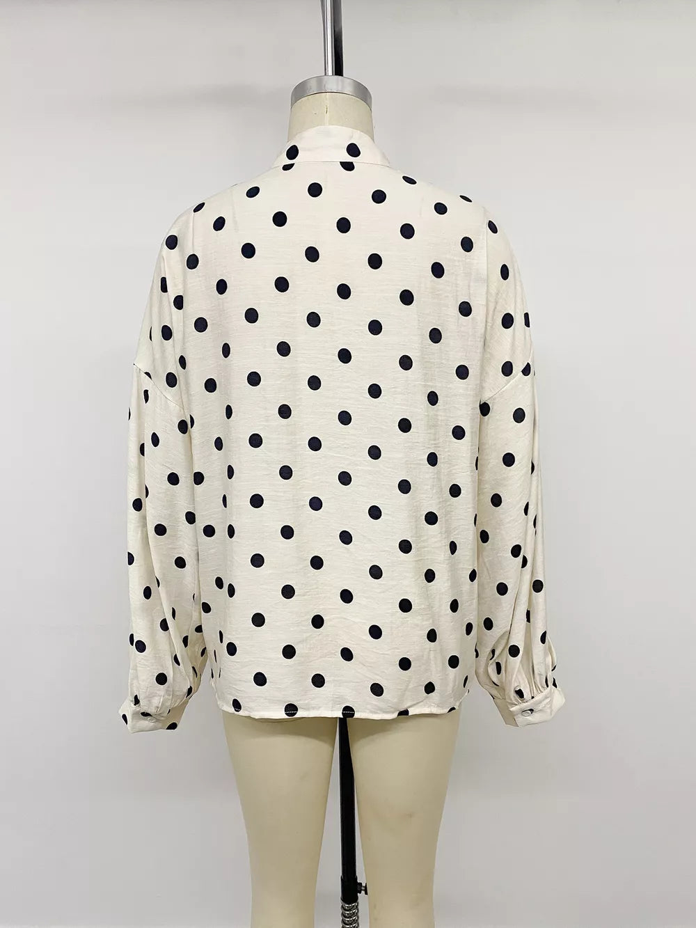 Polka Dot Button-up Shirt in Beige, fit detail