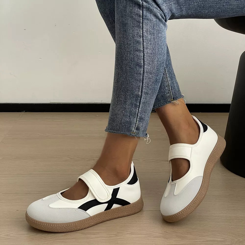 Round Toe Slip-on Flats, back view