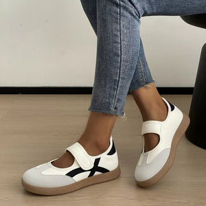 Round Toe Slip-on Flats, back view