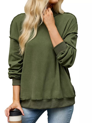 sweatshirt in olive green featuring exposed seam and loose fit