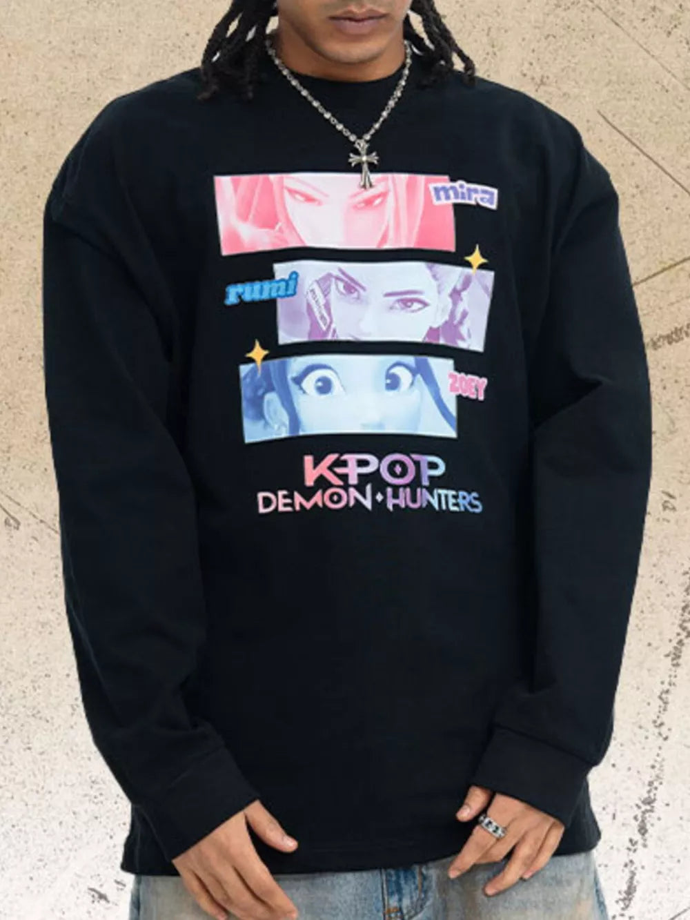Crew-neck Graphic Top in White, front view