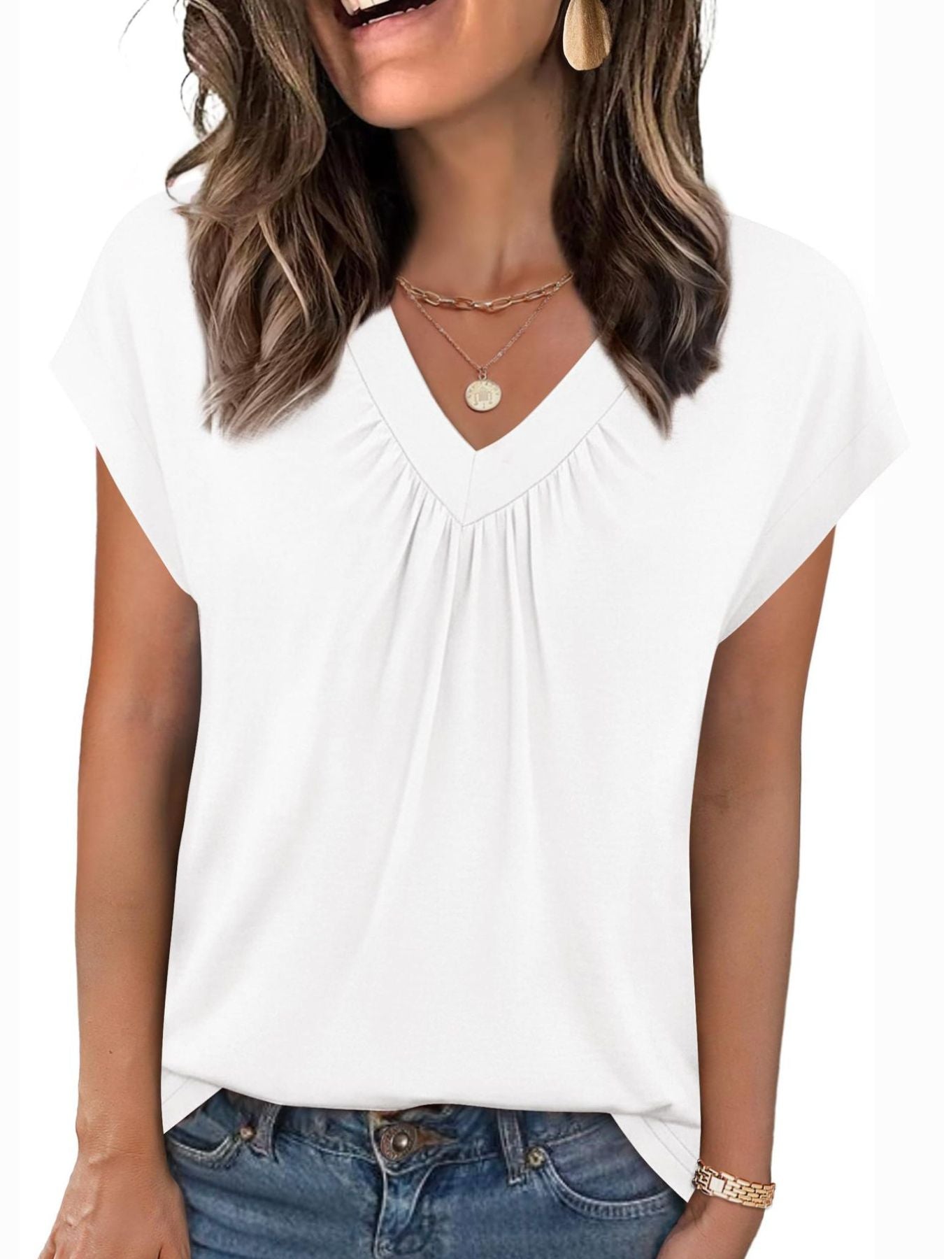 White ruched v-neck t-shirt with short sleeves and relaxed fit.