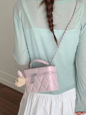 Quilted Chain Strap Crossbody Bag in Pink, model styling view