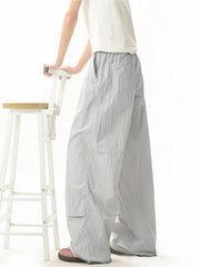 Men's plus size light gray lightweight cargo pants with pockets