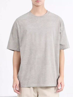 Men's relaxed fit t-shirt in Carbon Gray, cotton blend, with a crew neck and short sleeves.