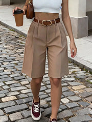 High-waisted Pleated Shorts in Khaki, close-up detail