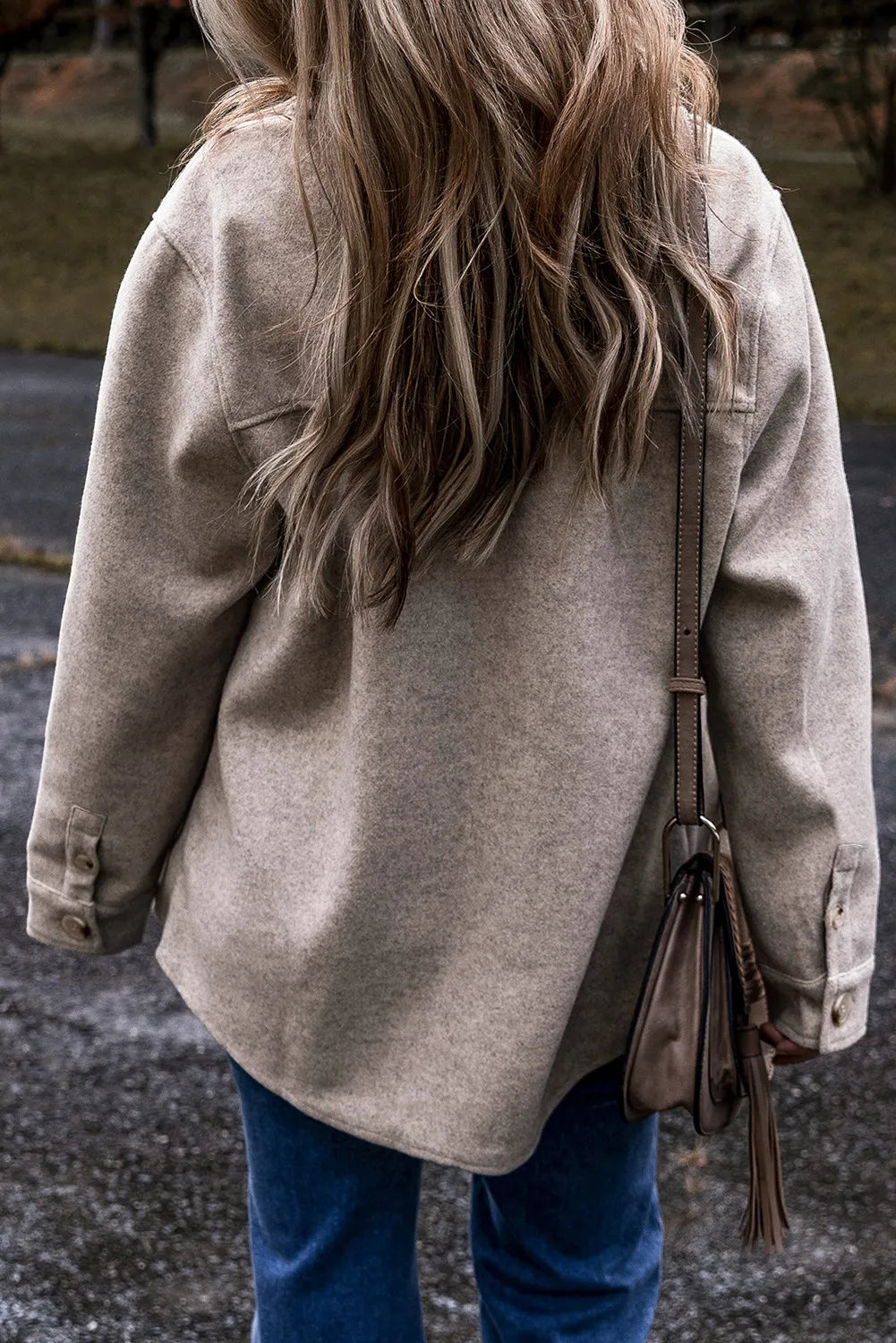 Fleece-textured utility shirt jacket in Dust Storm with button cuffs and a relaxed fit.