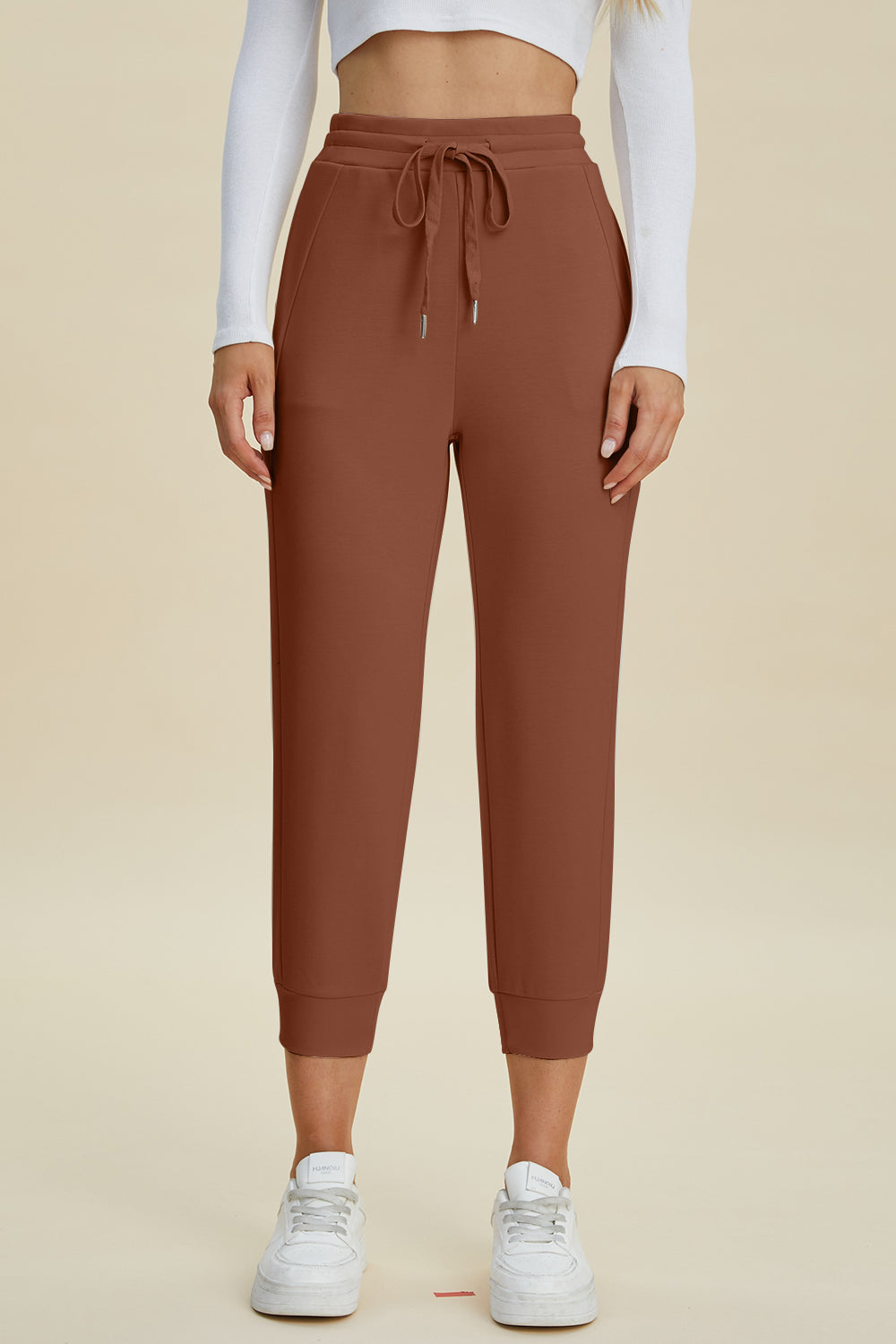 Caramel joggers with drawstring waist and cuffed hem