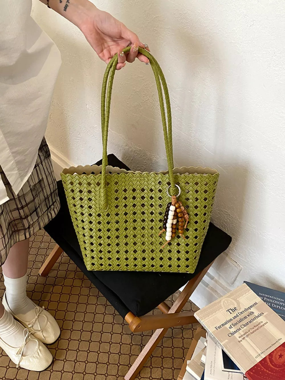 Cutout Leather Shoulder Bag in Yellow, fit detail