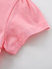 Pink cotton t-shirt with short sleeves and detailed stitching.