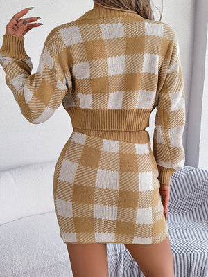 Cropped checkered knit set in Khaki with ribbed waistband and cuffs.