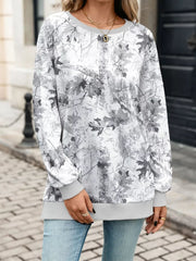 White sweatshirt with pullover and camo