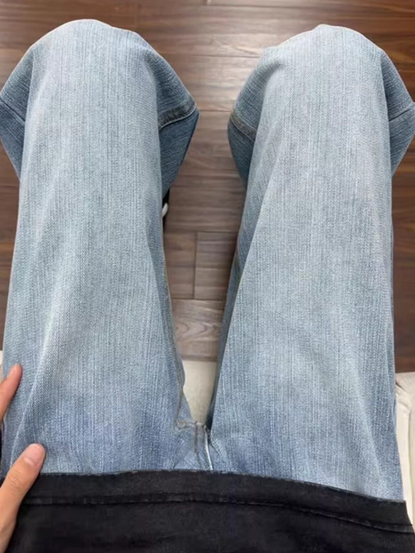 Men's light blue relaxed fit 100% cotton jeans with pockets