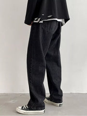 Men's Loose Fit Jeans in Black, close-up detail