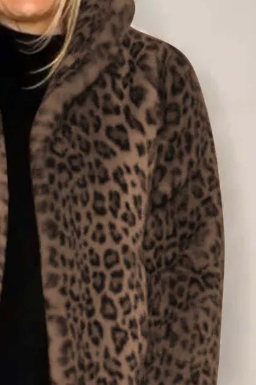 Brown leopard print faux fur collar coat with a casual style.