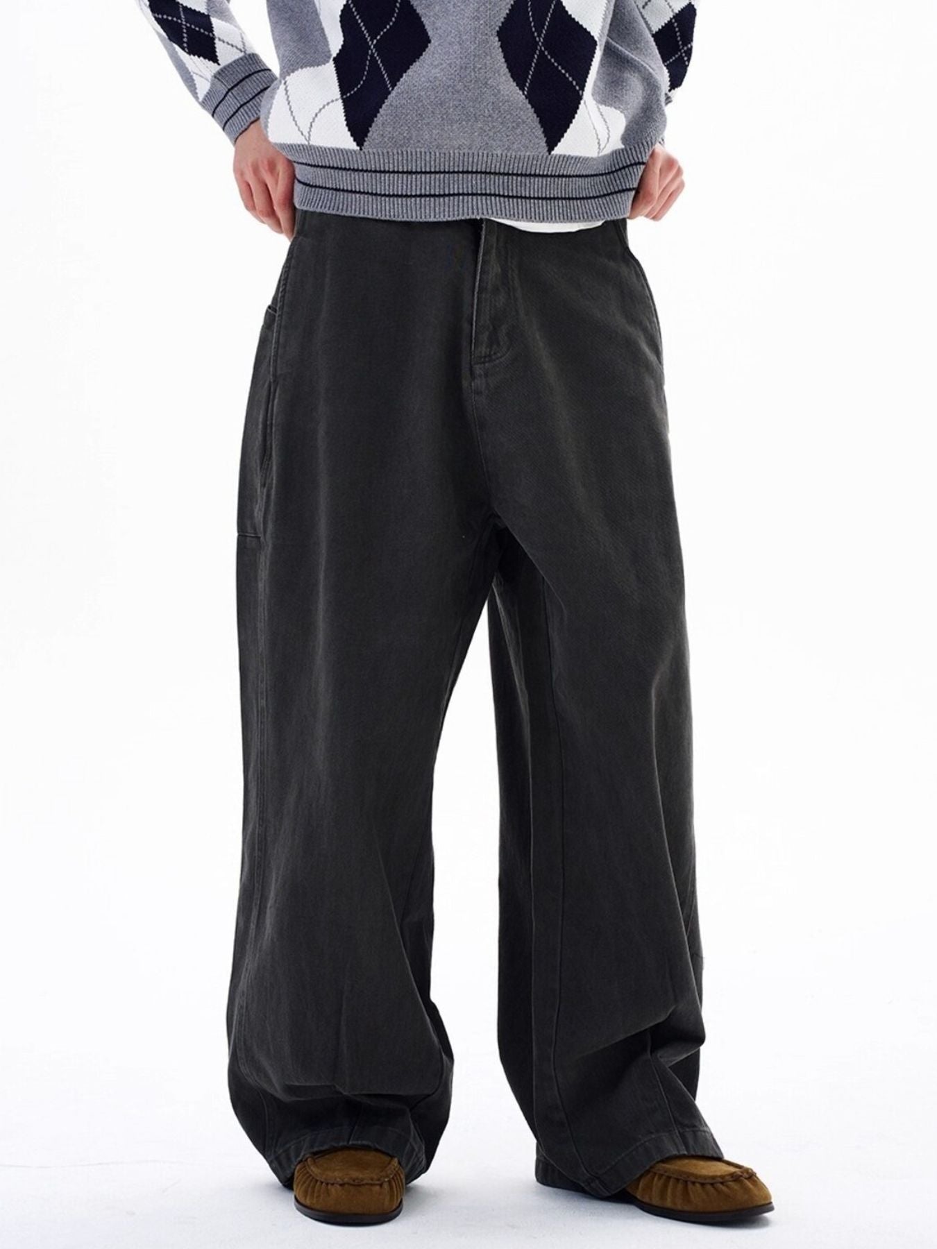 Men's dark gray relaxed fit wide-leg sweatpants with pockets.