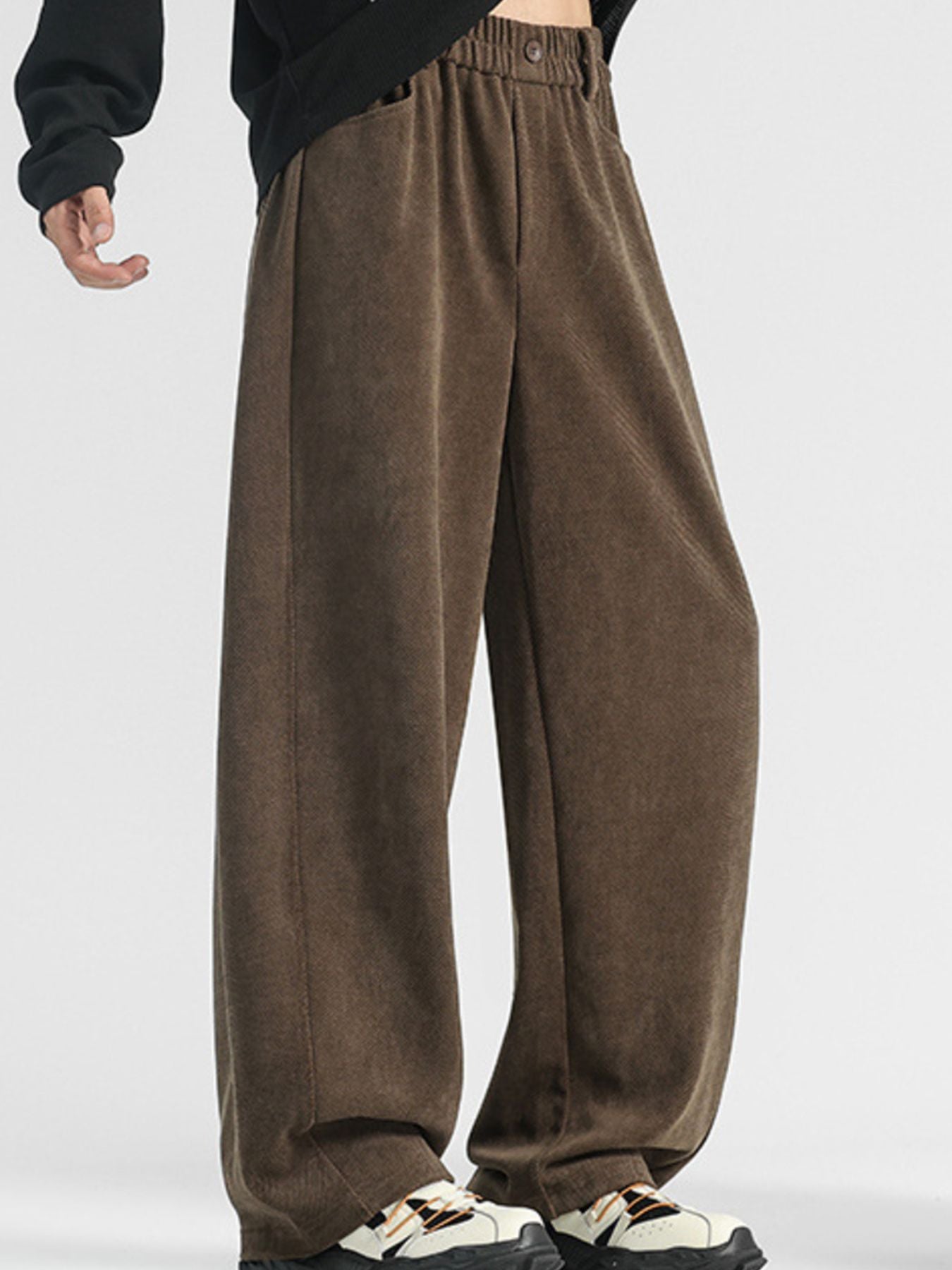 Men's dark coffee loose fit sweatpants with pockets and elastic waist