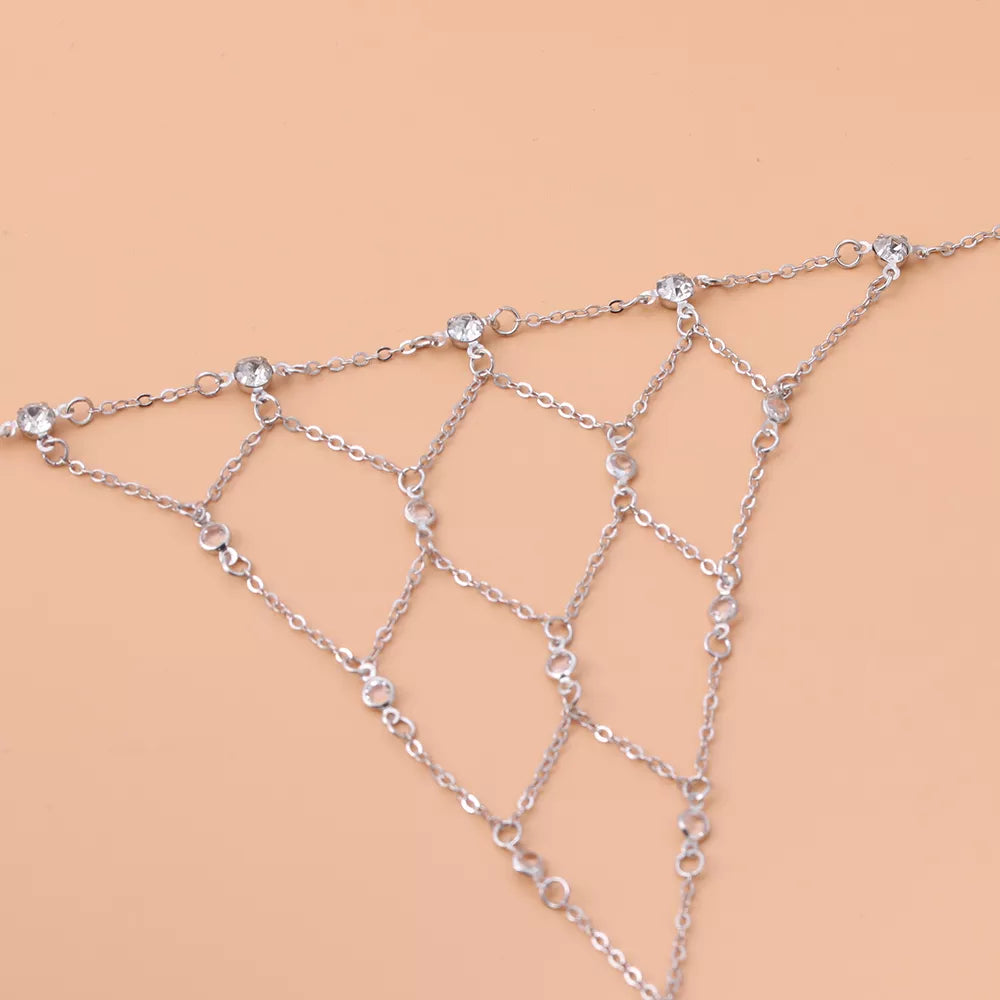 Elegant 18k Gold-plated Chain Bracelet With Rhinestones in Gold, fit detail