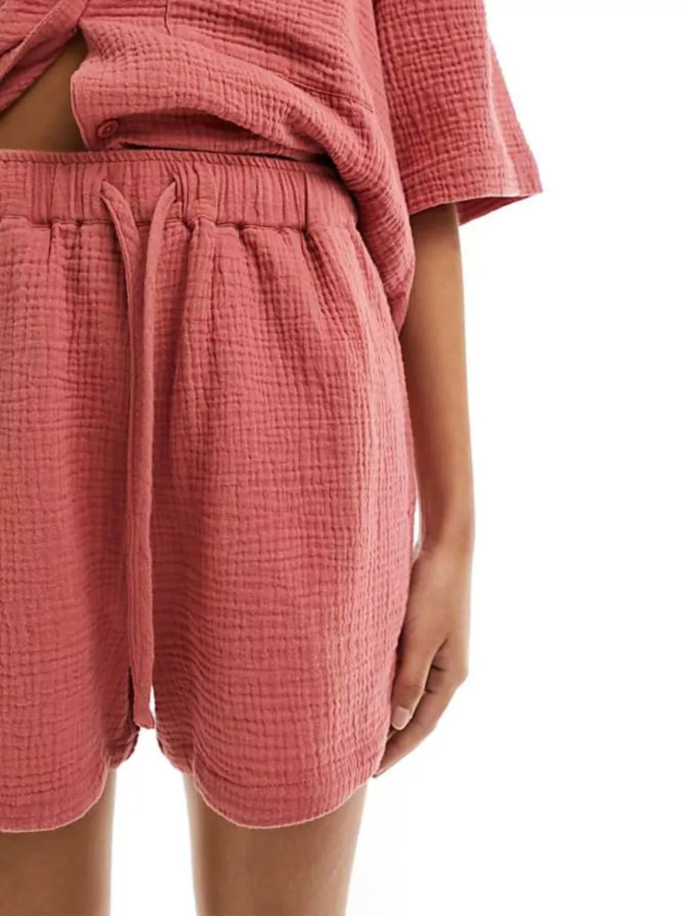 Crinkle cotton pajama shorts in red with drawstring elastic waist