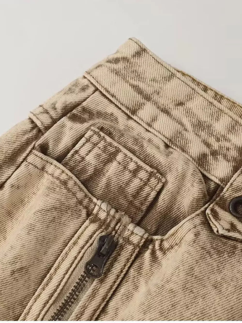 Men's Distressed Wide-leg Jeans Plus Size in Khaki, close-up detail