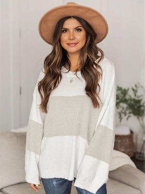 Colorblock knit pullover with drop shoulder in white and light gray, casual long sleeve sweater.
