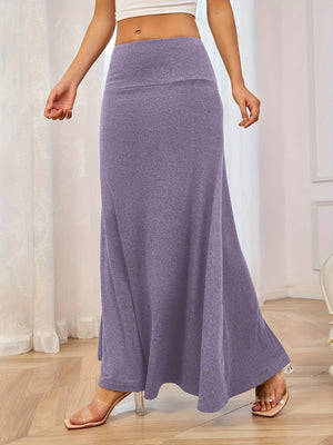 Flowing jersey maxi skirt in lilac with a wide waistband.
