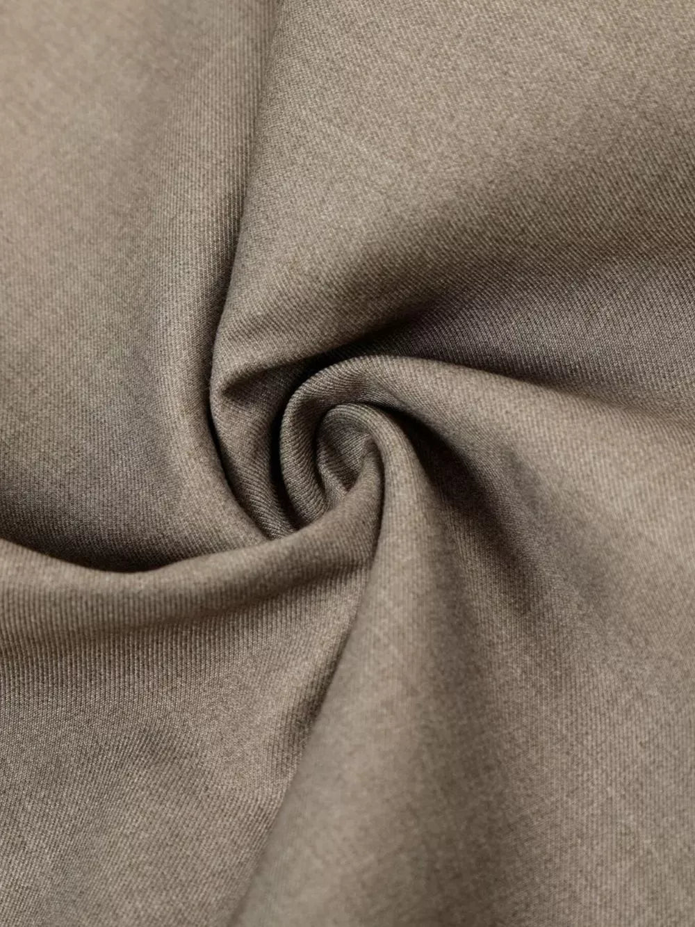 Men's Wide Leg Pleated Pants, model styling view