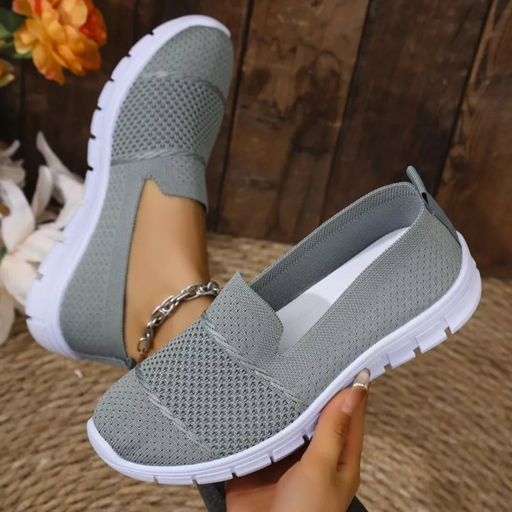 Round Toe Flats Slip-ons in Black, product detail