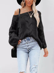 pullover sweater in Black with oversized and hip-length