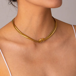 Gold herringbone knot choker necklace with intertwined chains