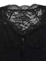 Black lace t-shirt with V-neck and bowknot detail