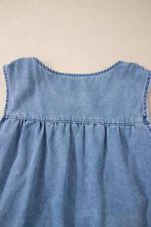 V-neck pleated denim sleeveless top with a relaxed fit.