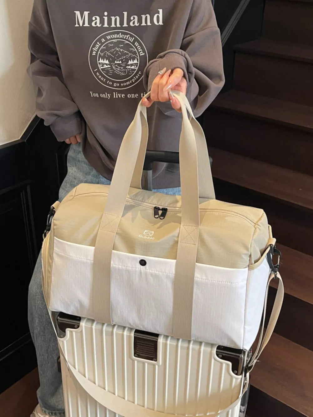 Two-tone Medium Nylon Duffle Bag, fabric detail