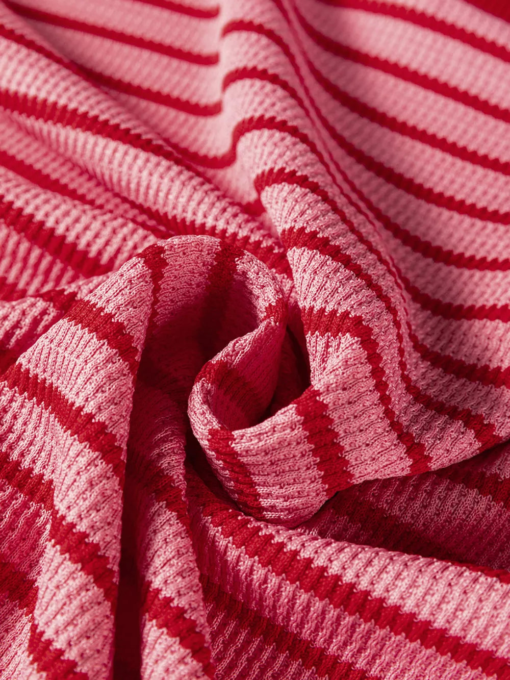 classic t-shirt in Strawberry with round neck