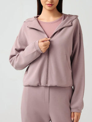 Dusty pink cropped active hoodie with zipper and raglan sleeves