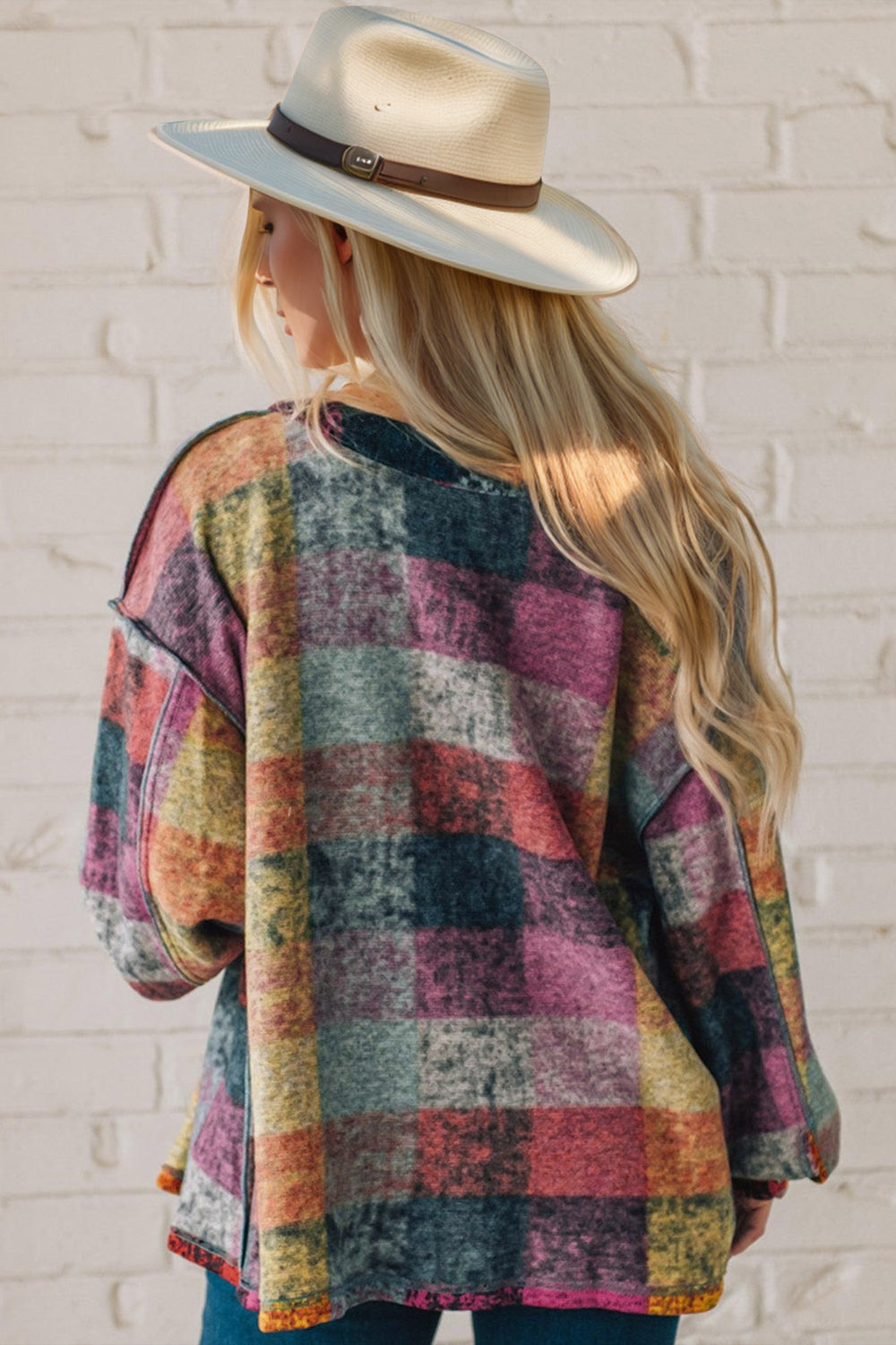 Patchwork plaid oversized fleece jacket in multicolored with buttoned front and casual cut.
